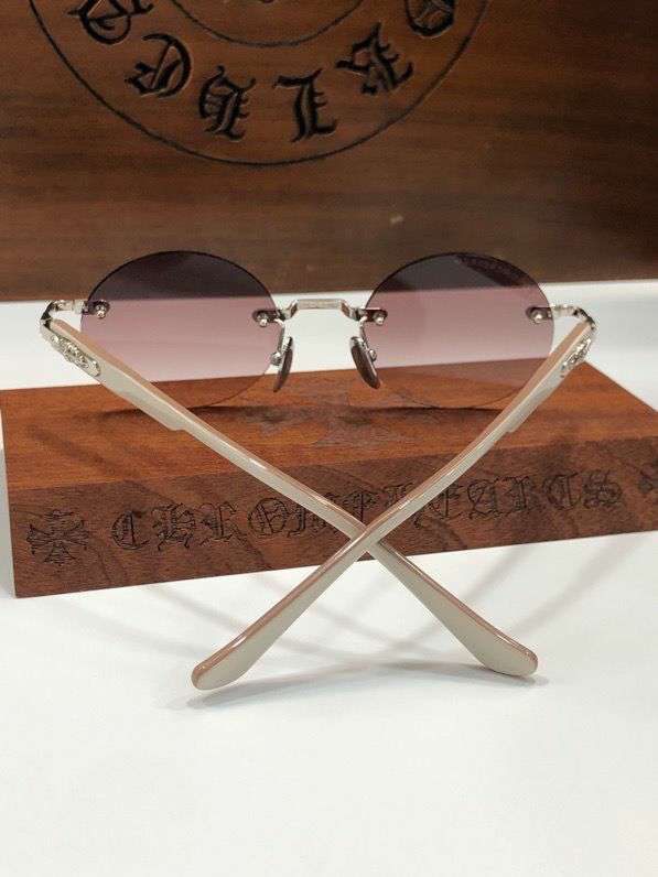 Picture of Chrome Hearts Sunglasses _SKUfw46735972fw